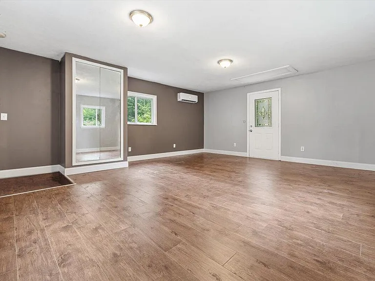 9535 Listeria St — Photo 32