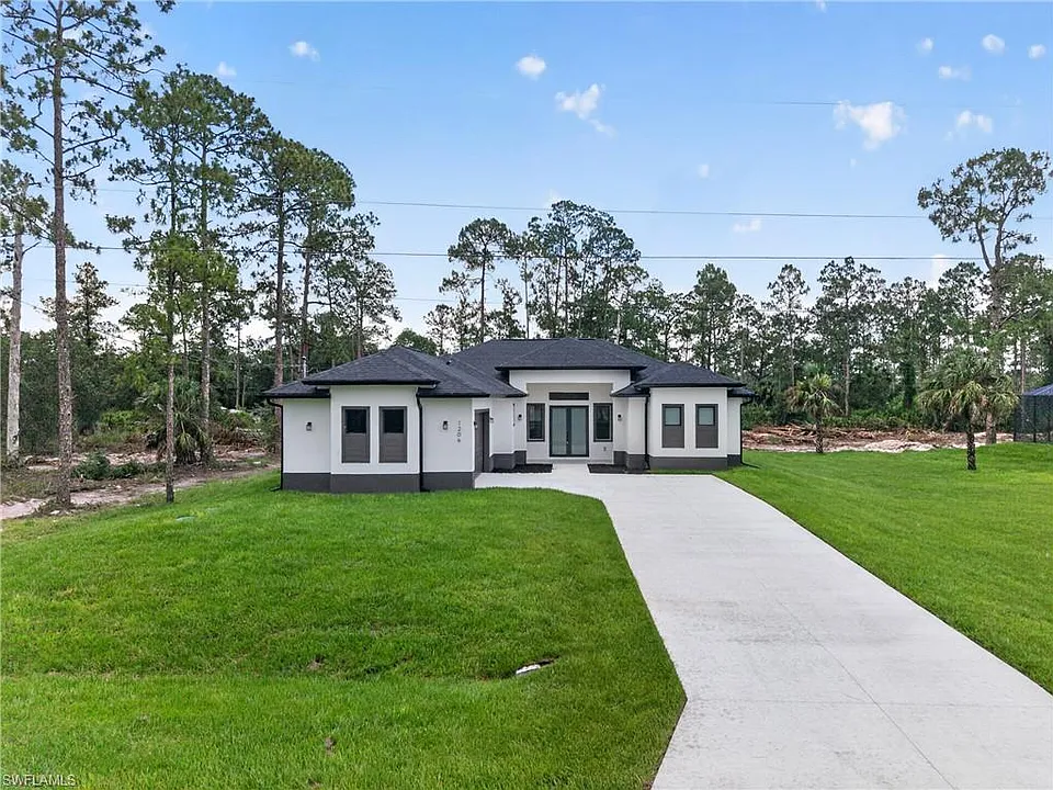 18 Scott Ave