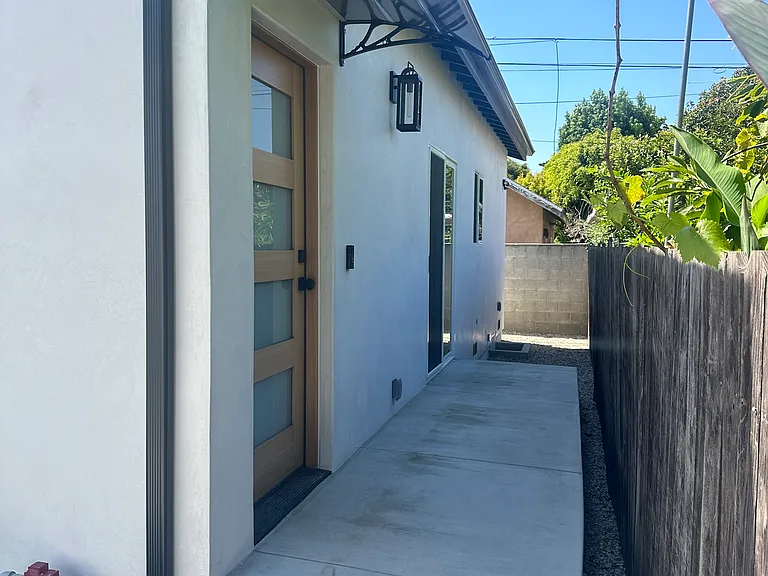 11337 Utopia Ave — Photo 3