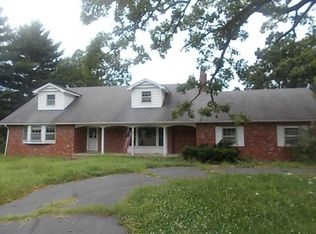 8858 Gateway Dr, Neosho, MO 64850