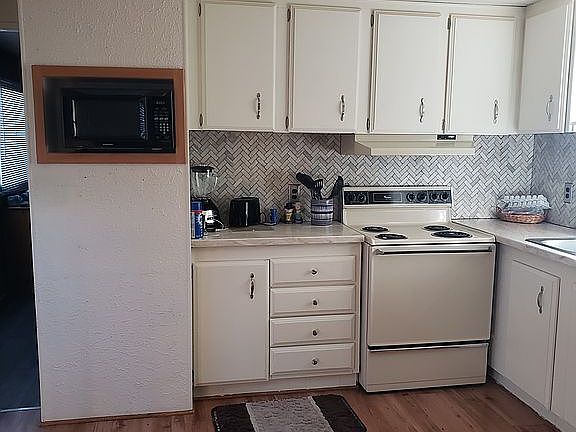 4th image of 318 Sandlewood Dr #318