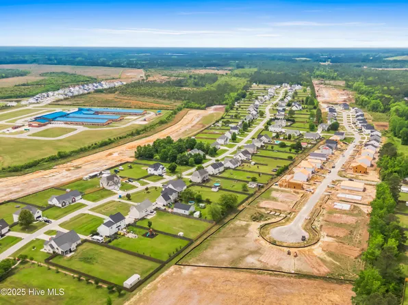 525 Sandy Hollow Drive, Jacksonville, NC 28540