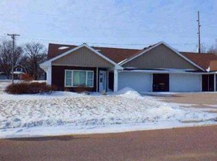 541 S Murphy St, Lake Crystal, MN 56055