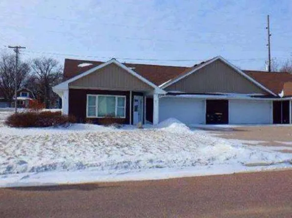 541 S Murphy St, Lake Crystal, MN 56055
