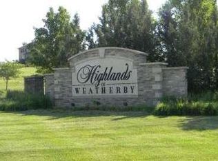 8070 N Callaway Dr, Parkville, MO 64152
