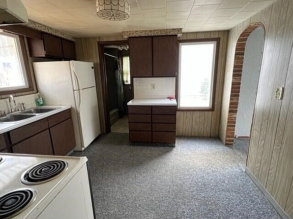 3rd image of 605 Jean Ave