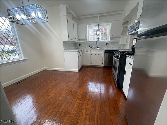 5th image of 607 Hillcrest Ter