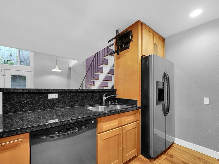 1395 Lyon St #4 — Photo 4