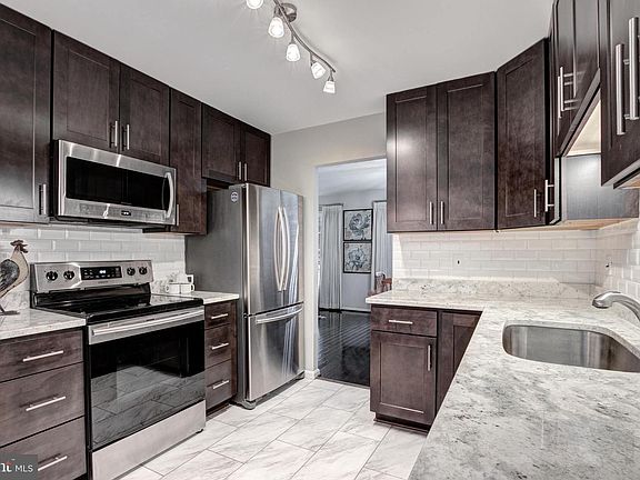 3rd image of 9209 Burnetta Dr