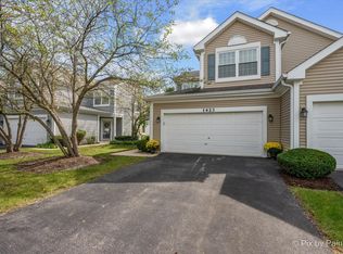 1423 Walnut Hill Ave Unit 1423, Saint Charles, IL 60174