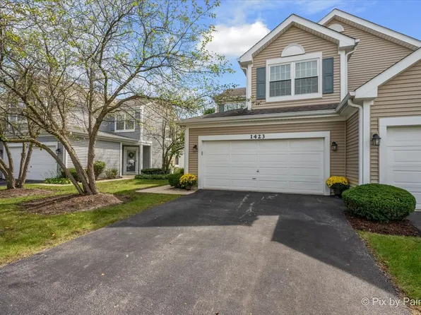 1423 Walnut Hill Ave Unit 1423, Saint Charles, IL 60174