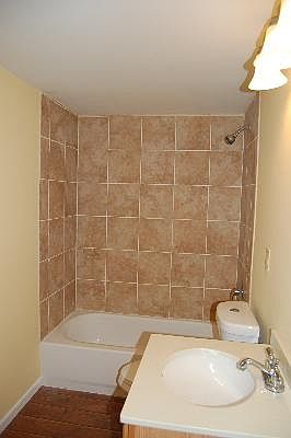 5th image of 220 N Powers St