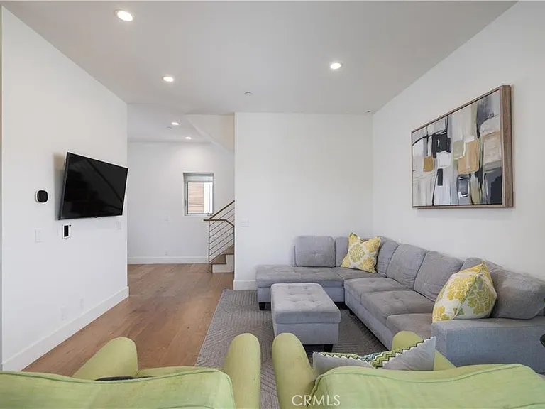 3920 Coast Hwy E — Photo 13