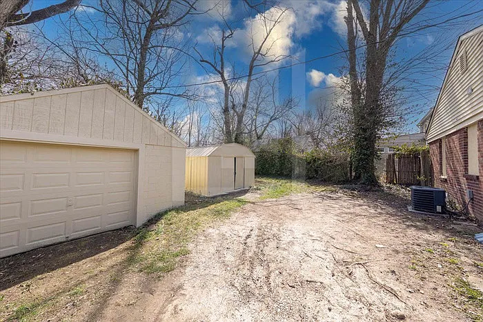 3535 N Oxford St — Photo 2