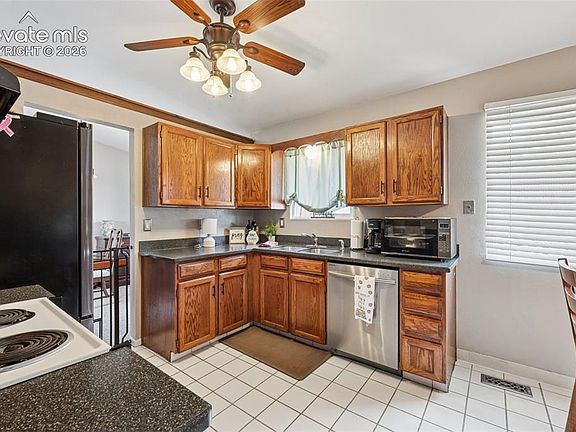 5th image of 5560 Constitution Ave