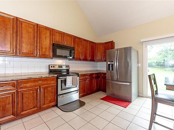 5th image of 537 N 83rd St