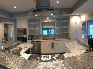 420 Glen Cove St, Kemah, TX 77565
