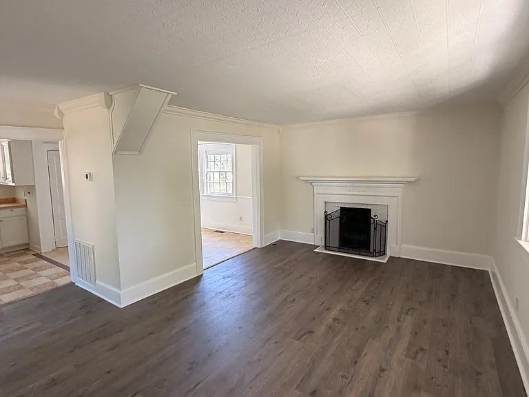 504 Fleming St — Photo 3