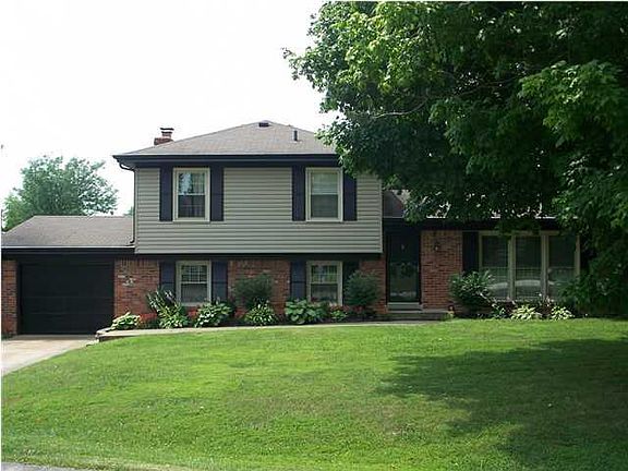 2nd image of 3104 Carriage Hill Dr