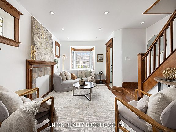 5th image of 154 Blantyre Ave