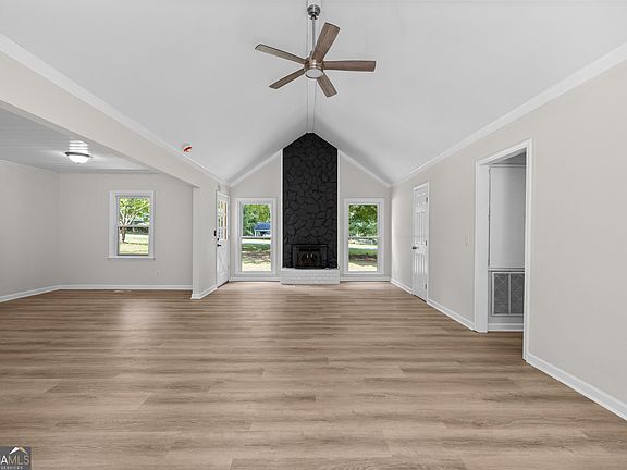 3rd image of 108 Beaver Run