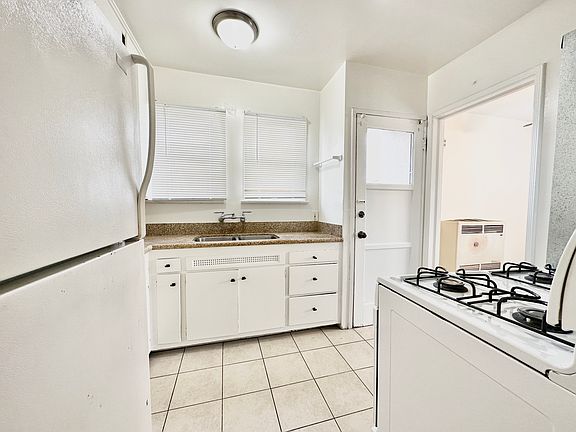 2nd image of 6859 Willoughby Ave APT 4