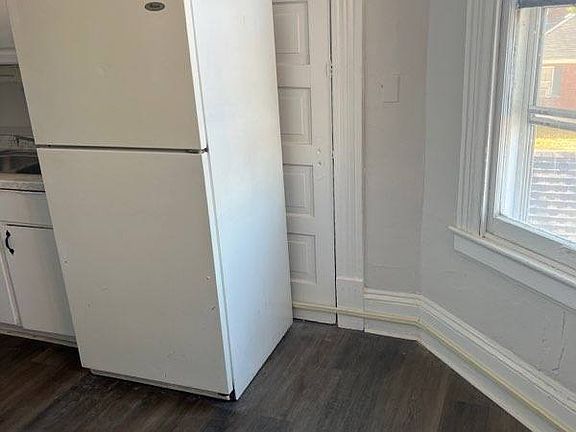 4th image of 233 E Church St APT G