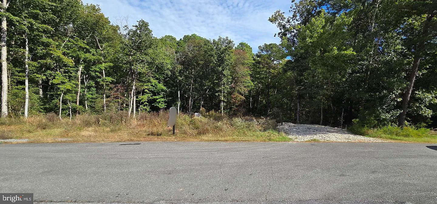 18390 Matthews Dr photo 1