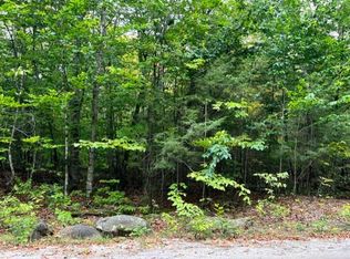 18 High Point Dr, Raymond, ME 04071