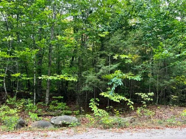 18 High Point Drive, Frye Island, ME 04071