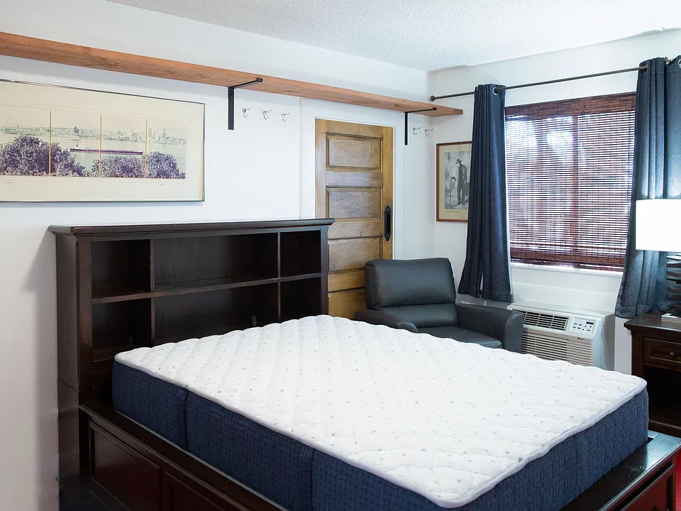 1540 W Broadway St #22