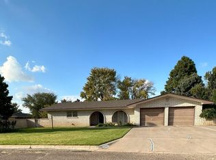 1416 Oakhurst Rd, Clovis, NM 88101