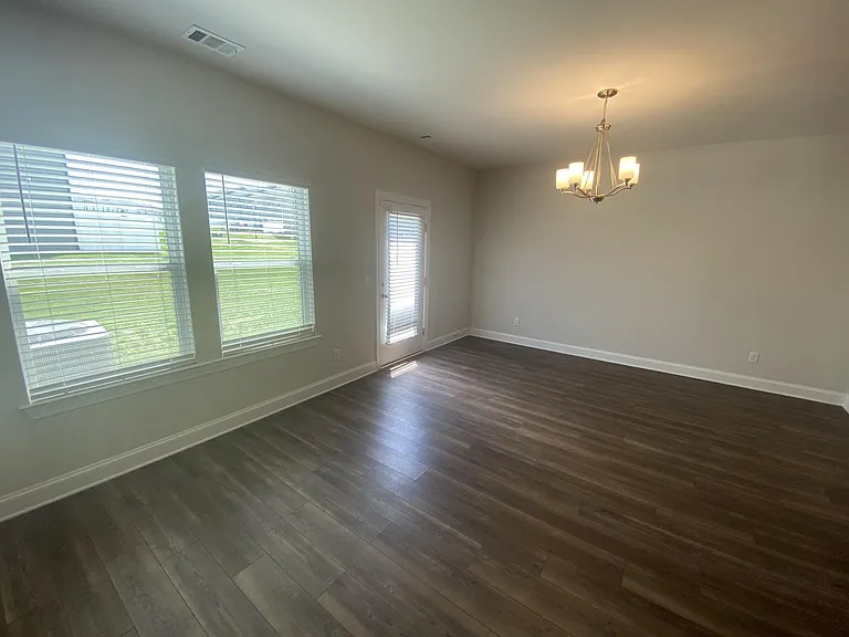 1550 Olympic Ln — Photo 7