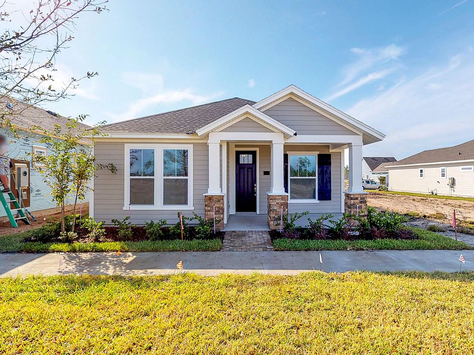 1st image of 185 Dalton Cir
