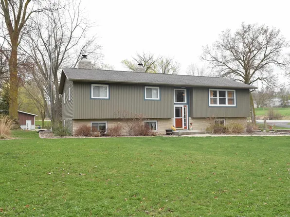 N6203 Grandview Rd, Fond Du Lac, WI 54937