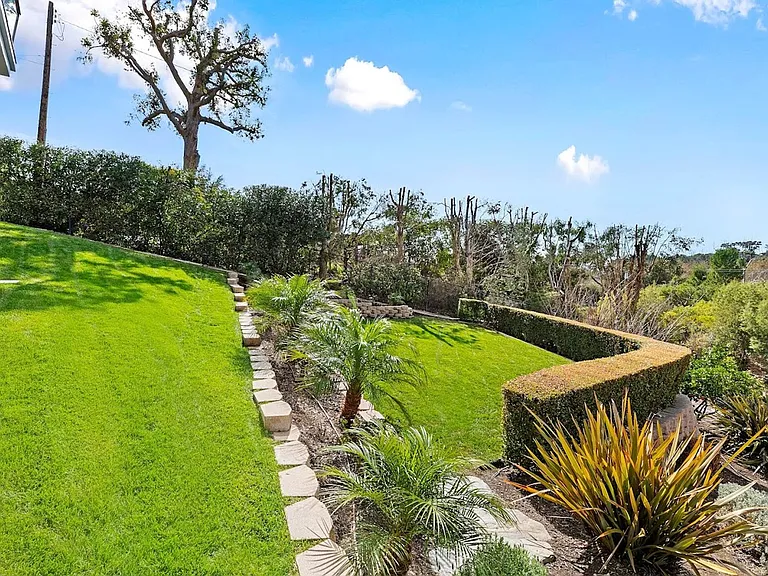 27091 Sea Vista Dr — Photo 24