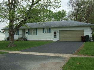 204 N 4th St, Danforth, IL 60930