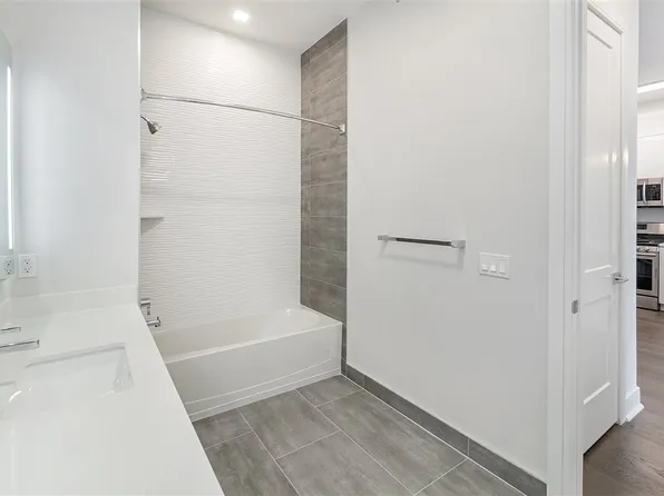 119 Peter Street image 8 of 14