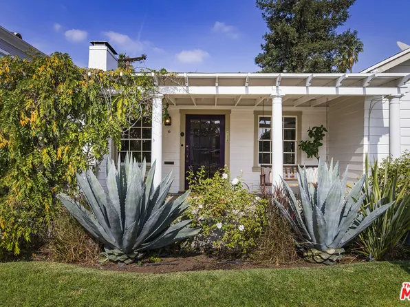 16 Oak Knoll Gardens Dr, Pasadena, CA 91106