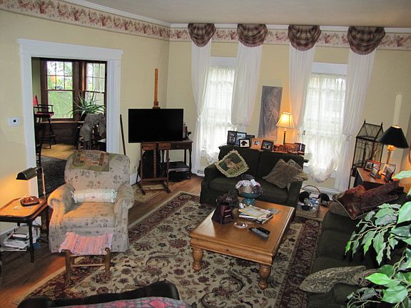 Living room @ front door