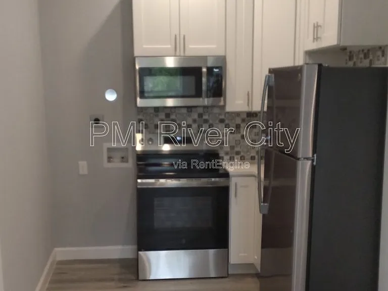 151 W 17th St #3 — Photo 1