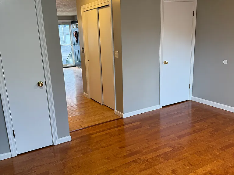 Morgan Ave — Photo 10