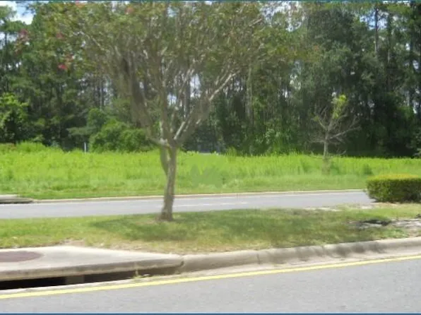 462 S 1st St, Jesup, GA 31545