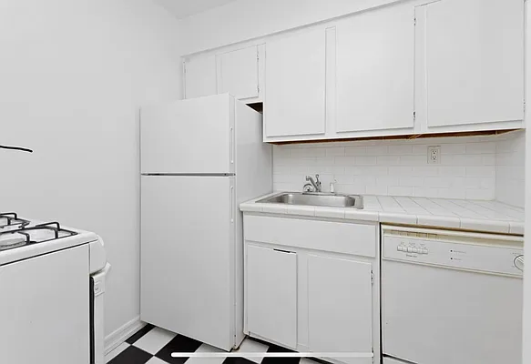 Rented by Compass | media 17