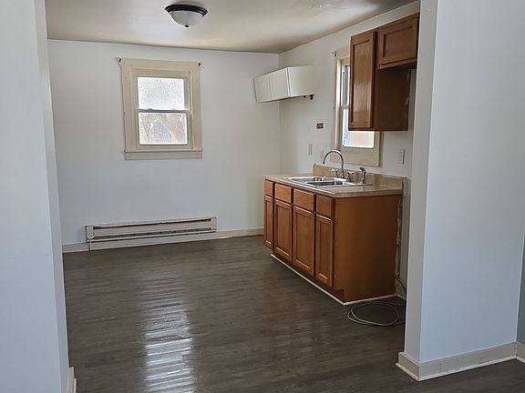 4th image of 1342 Broadway Ave #1