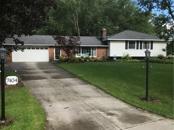 7404 Devon Ln, Chesterland, OH 44026