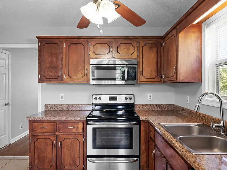 1985 Timberline Cir — Photo 11