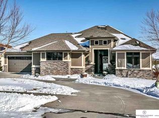 17073 S Reflection Cir, Bennington, NE 68007