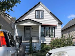 2555 S 11th St, Milwaukee, WI 53215