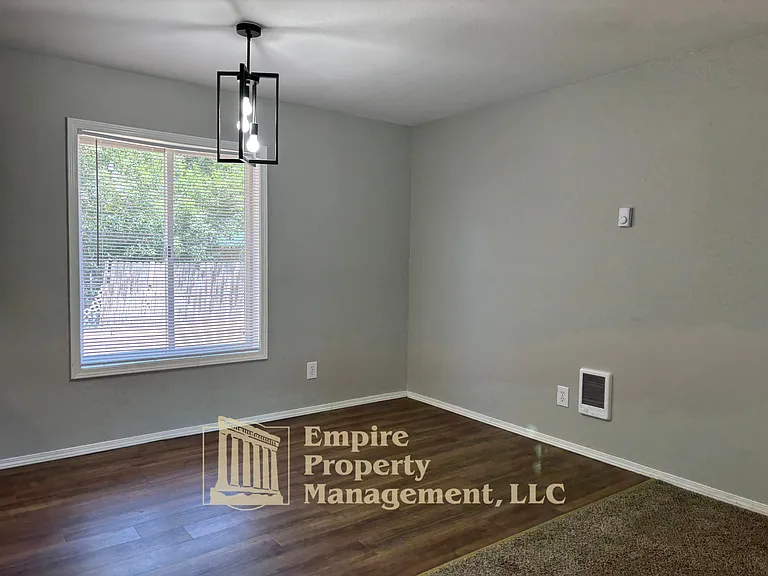 1012 Larch St — Photo 6